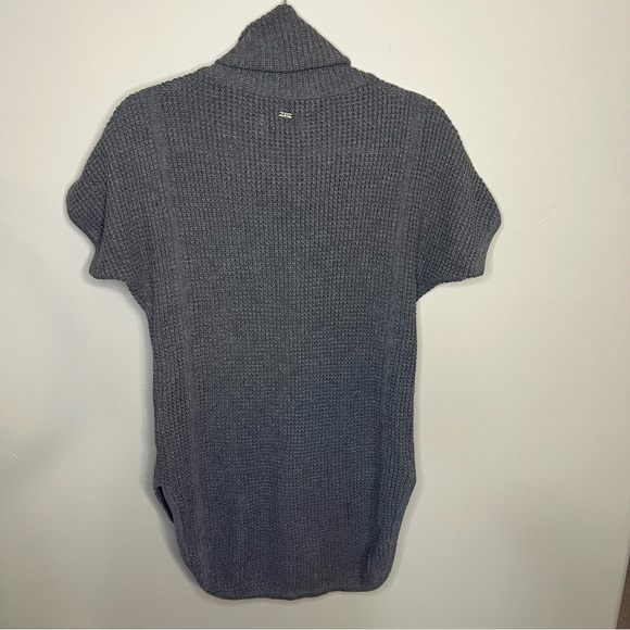 UGG Women's Gray Selby Short Sleeve Cowl Neck Pullover Sweater size XS - Picture 10 of 11
